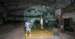 A glória e a decadência de Detroit reveladas em sobreposições de fotos