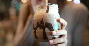 Veja como fazer milk shake caseiro super cremoso e sem sorvete