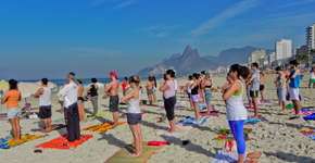 Participe de aulão de yoga gratuito em Ipanema