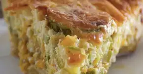 Quiche de abobrinha refogada pronta em 30 minutos