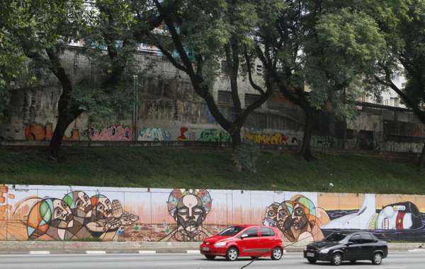 23 DE MAIO | São mais de 15 mil metros quadrados de obras em uma extensão de mais de 5 quilômetros. Nos 70 muros, mais de 200 artistas puderam se expressar, protestar, mostrar suas habilidades e, de quebra, deixar o trânsito de uma dos principais corredores da capital menos exaustivo. Foto: Heloísa Ballarini/ SECOM