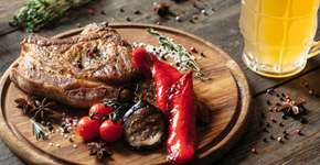 Cerveja diminui efeitos nocivos da carne de churrasco, diz estudo