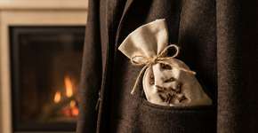 Por que os franceses usam cravos-da-índia dentro dos bolsos dos casacos