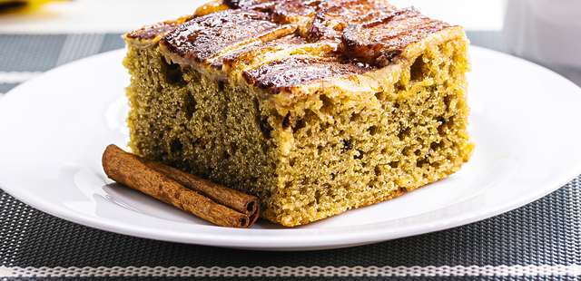 O bolo de banana sem farinha que some da mesa em minutos