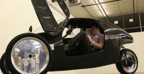 Bicicleta motorizada atinge até 100 km/h