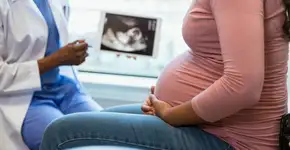 Complicação comum em gestantes aumenta o risco de ataque cardíaco