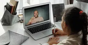 Plataforma de suporte escolar oferece R$100 de crédito na volta às aulas