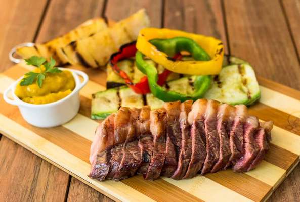 Picanha na tábua fatiada