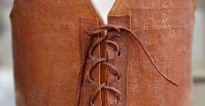 Couro produzido a partir de chá fermentado pode revolucionar a moda