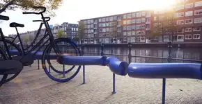 Bicicletário sustentável converte pedaladas em energia limpa