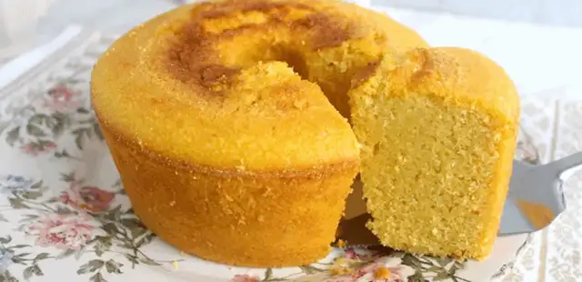 Receita prática: bolo de milho fofinho que você faz em minutos no liquidificador