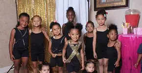 Para festa de 3 anos da filha, pai escolhe como tema empoderamento e beleza negra