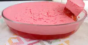 Gelatina cremosa com 4 ingredientes