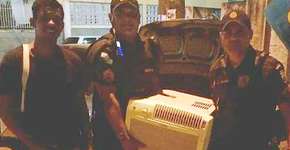 PMs do RJ doam ar-condicionado para jovem com paralisia cerebral