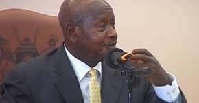 Presidente de Uganda ameaça proibir o sexo oral