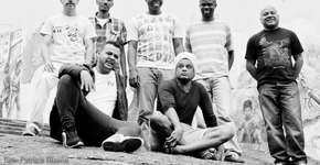 Toda segunda tem roda de samba na Pedra do Sal