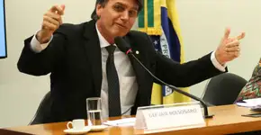 Bolsonaro usa verba da Câmara para empregar servidora fantasma