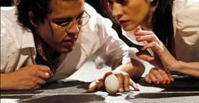 Espetáculo “Plínio Contra as Estrelas” em cartaz no Sesc Consolação