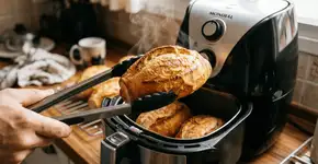 Minha estratégia secreta para ter pão de padaria saindo do freezer em minutos