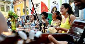 Moça Prosa faz a última roda de samba do ano na Pedra do Sal