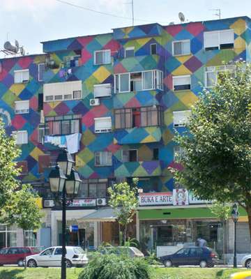 5. Prédio residencial em Albânia