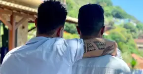 Humorista Rodrigo Sant’Anna se casa com Junior Figueiredo