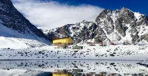 Um guia para curtir a temporada de neve em Portillo, no Chile