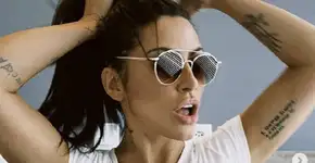 Cleo Pires e camiseta ousada confunde fãs