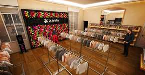 Privalia tem descontos de até 90% em marcas como Tommy, Levi’s e Arezzo