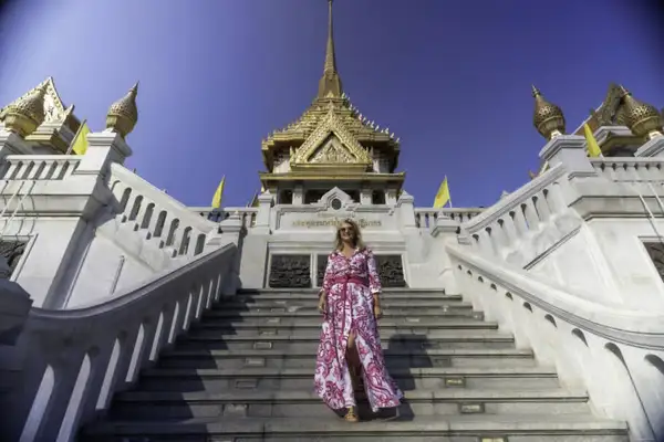 Catia Frias posa para o fotógrafo do passeio, incluso na viagem