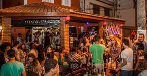 9 bares paulistanos que te convidam a beber na rua