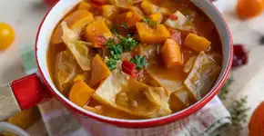 5 sopas práticas e deliciosas para o jantar nos dias frios