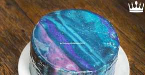 Inove no aniversário: aprenda a fazer um bolo galáxia