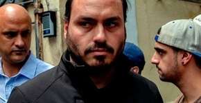 Carlos Bolsonaro volta ao Twitter com ataque a Joice Hasselmann