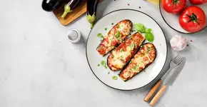 Uma delícia de berinjela recheada simples ideal para o almoço