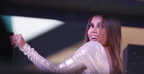 Anitta usa perfil fake para ficar anônima nas redes sociais