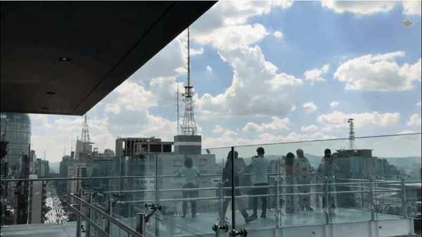No mirante do Sesc Av. Paulista é possível ter uma vista panorâmica da avenida mais famosa da cidade
