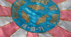 Rosas de Ouro oferece aulas de bateria de Carnaval gratuitas