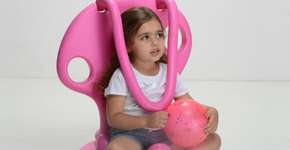 Mineira cria móveis para crianças com deficiência física