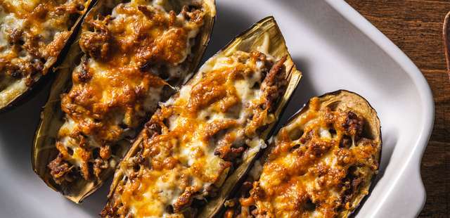 A receita de berinjela recheada que vai impressionar na primeira garfada