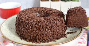 Aprenda o segredo para um brigadeirão perfeito e rápido de fazer