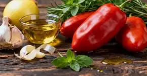 Esses dois ingredientes vão acabar com qualquer molho de tomate