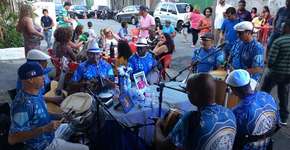 Samba do Tempo da Onça faz show na véspera do Dia Nacional do Samba