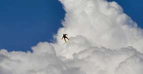 Fotógrafo dá novos significados a imagens de nuvens