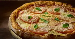Entre a Saúde e a Praça da Árvore, pizzaria aposta em tradição e ingredientes selecionados para reinventar a clássica pizza paulistana