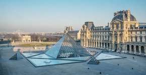 Ícone da arquitetura, Pirâmide do Louvre foi uma solução de acessibilidade do museu