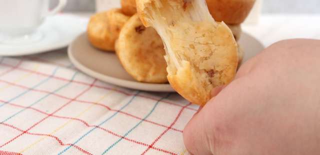 4 ingredientes, 1 receita deliciosa: faça pão de queijo com bacon em casa