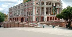 Prefeitura de Manaus inicia despoluição visual do Centro Histórico