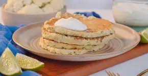 Receita low carb: Panqueca de couve-flor com sour cream