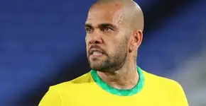 Jogador Daniel Alves é detido pela polícia na Espanha